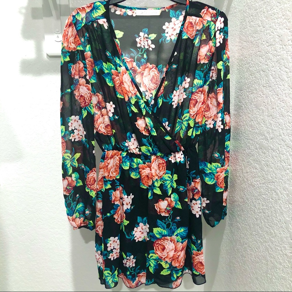 👗 🌹Liberty Love Floral Print Dress with Deep V Neck
